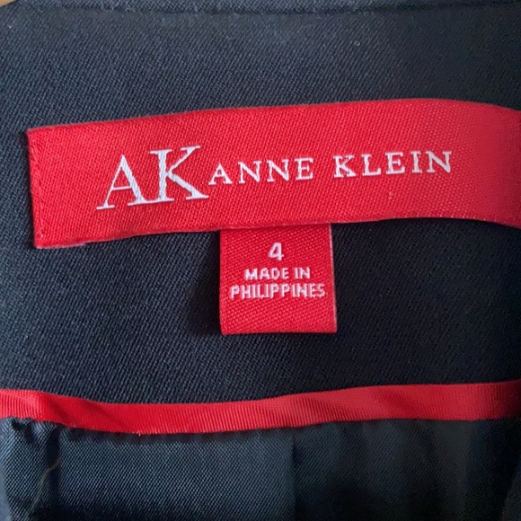 Blazer - Picture 2 of 4